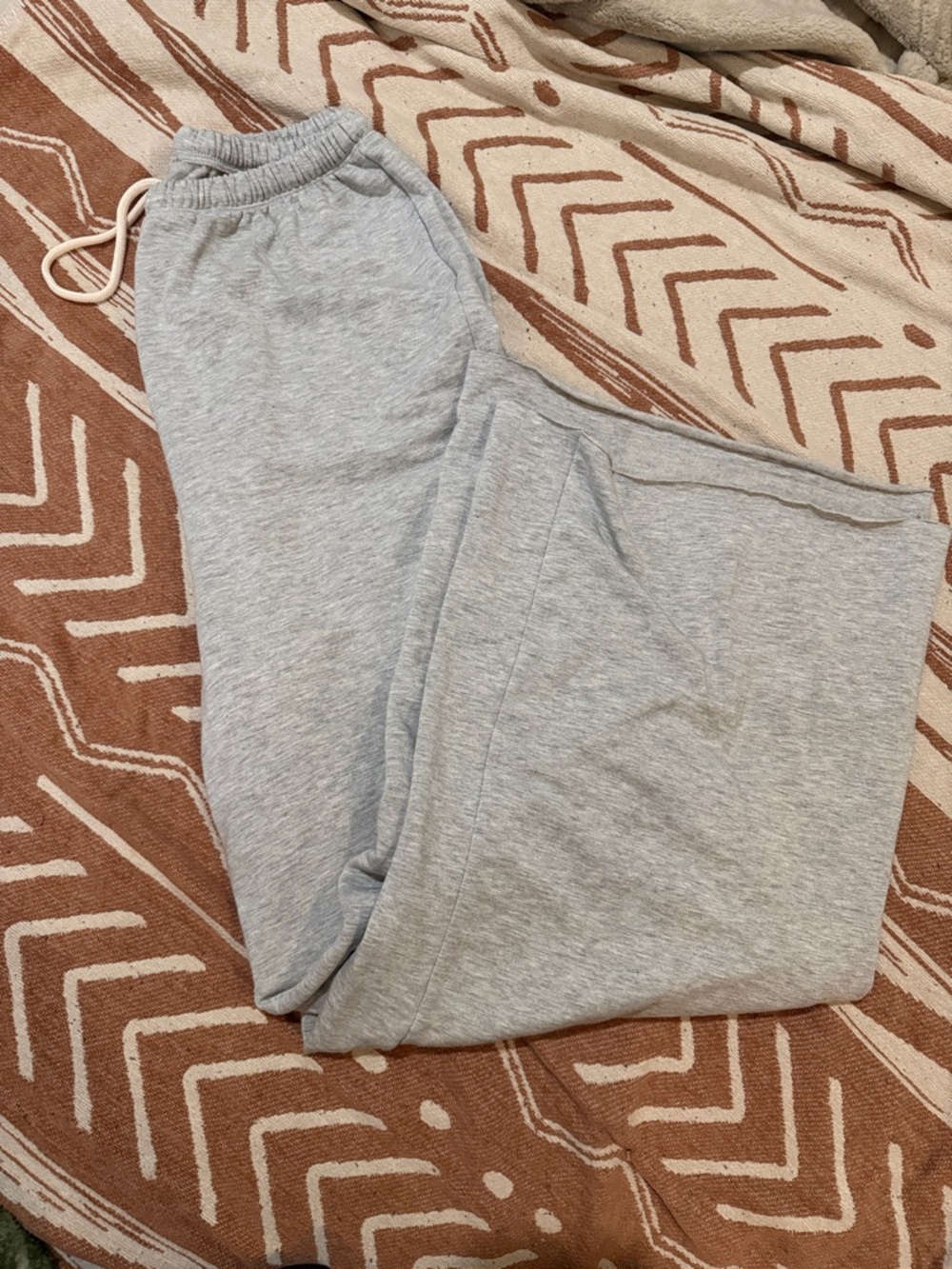 aerie Light Gray Wide Leg Sweatpants - Picture 2 of 5